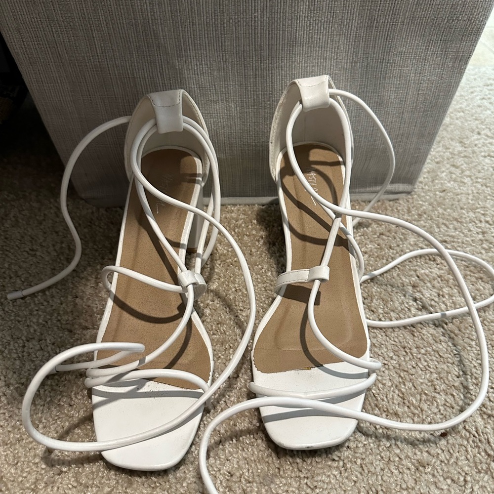 Elegant White Strappy Women's Sandals